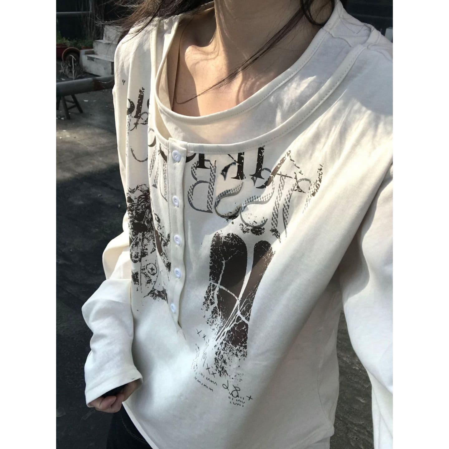 아메리칸 레트로 헨리 칼라 티셔츠 여성 봄 알파벳 프린트 페이크 레이어드 긴팔 아시아 인 ~보다 바람 루즈핏 캐주얼 맨위 이미지 3