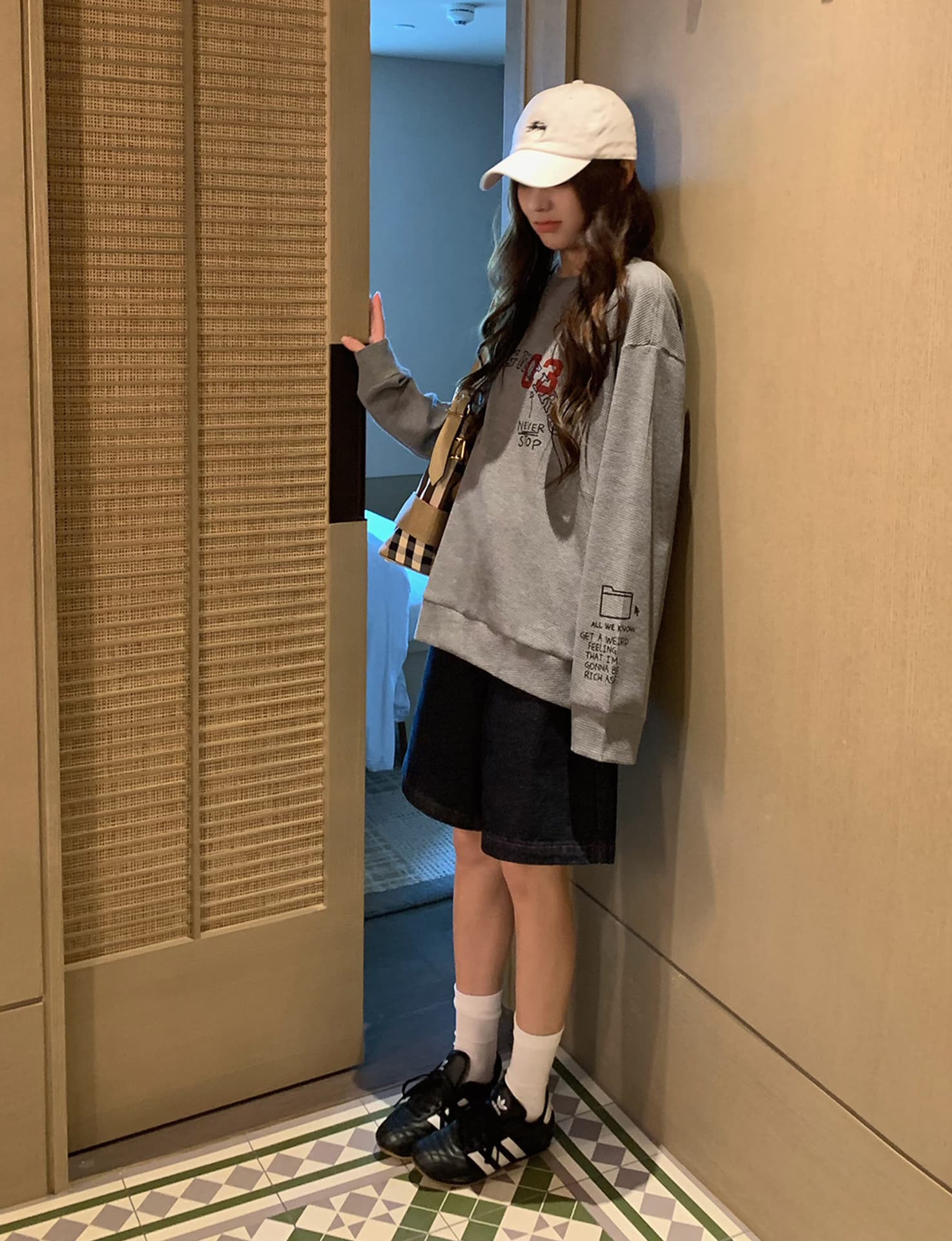 6535 후아 남편 그리드 250그램 아메리칸 새로운 다용도 디자인 긴팔 티셔츠 여성 상세 이미지 4