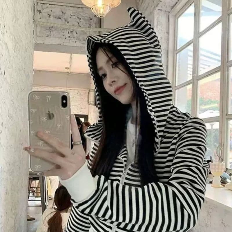 작은 악마 귀 스트라이프 후드 여성 코트 봄 가을 폭발 한 부서 달콤한 매운맛 디자인 센스 몸매 가꾸기 쇼트 스타일 후드티 이미지 4