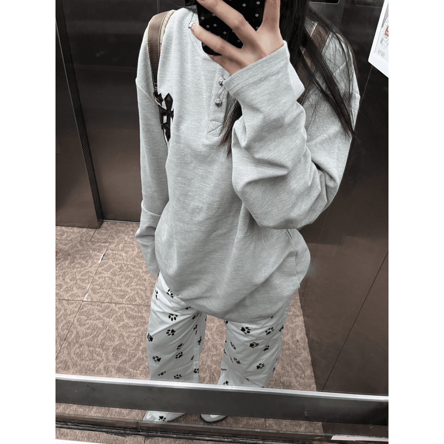 250그램 후아 남편 그리드 긴팔 티셔츠 캐주얼 루즈핏 가죽 자수 반 개방 버클 새로운 이미지 3