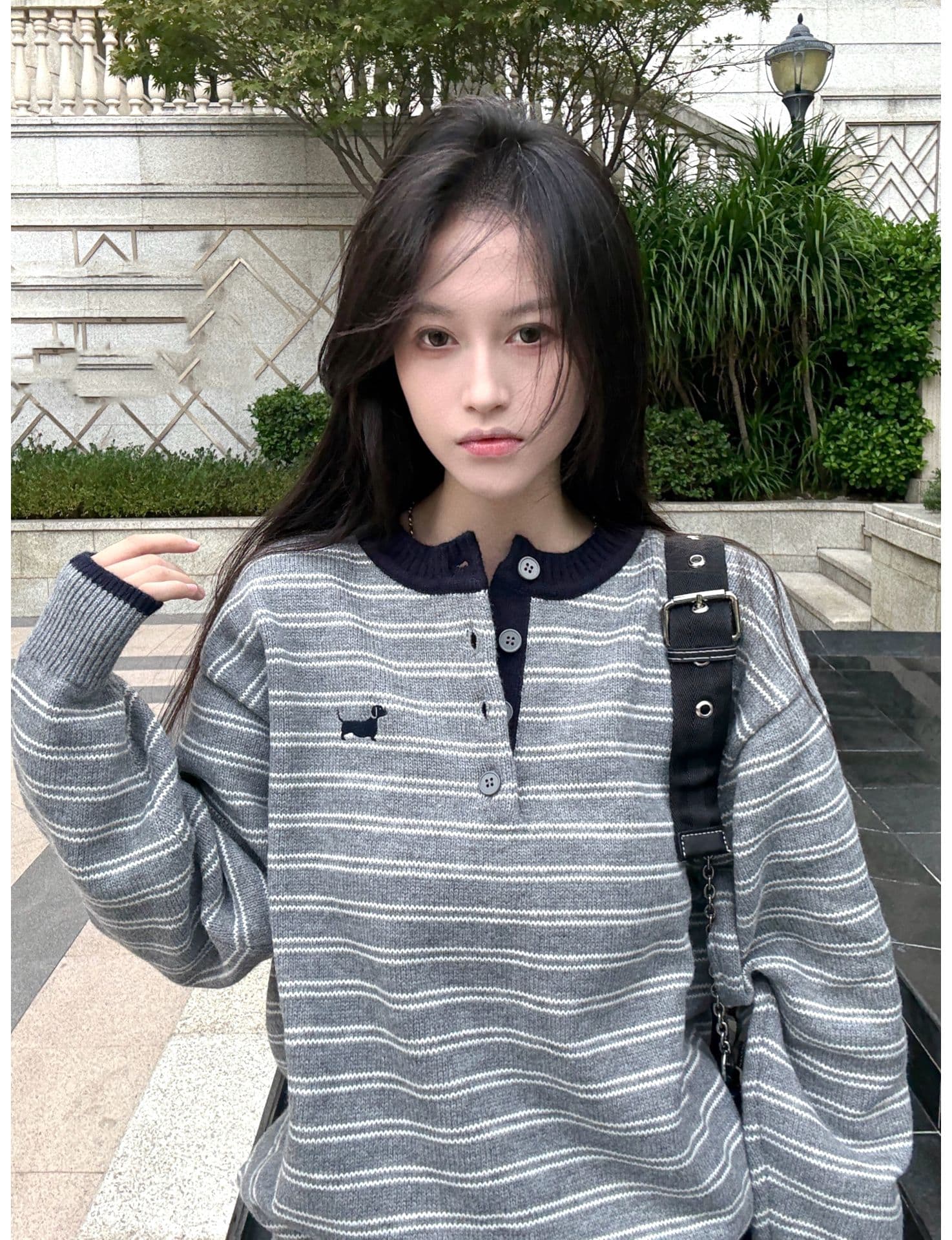높은 품질 460 그램 자수 주문 표준 두 개의 뿌리 실 북극 플러시 긴팔 스웨터 여자 이미지 3