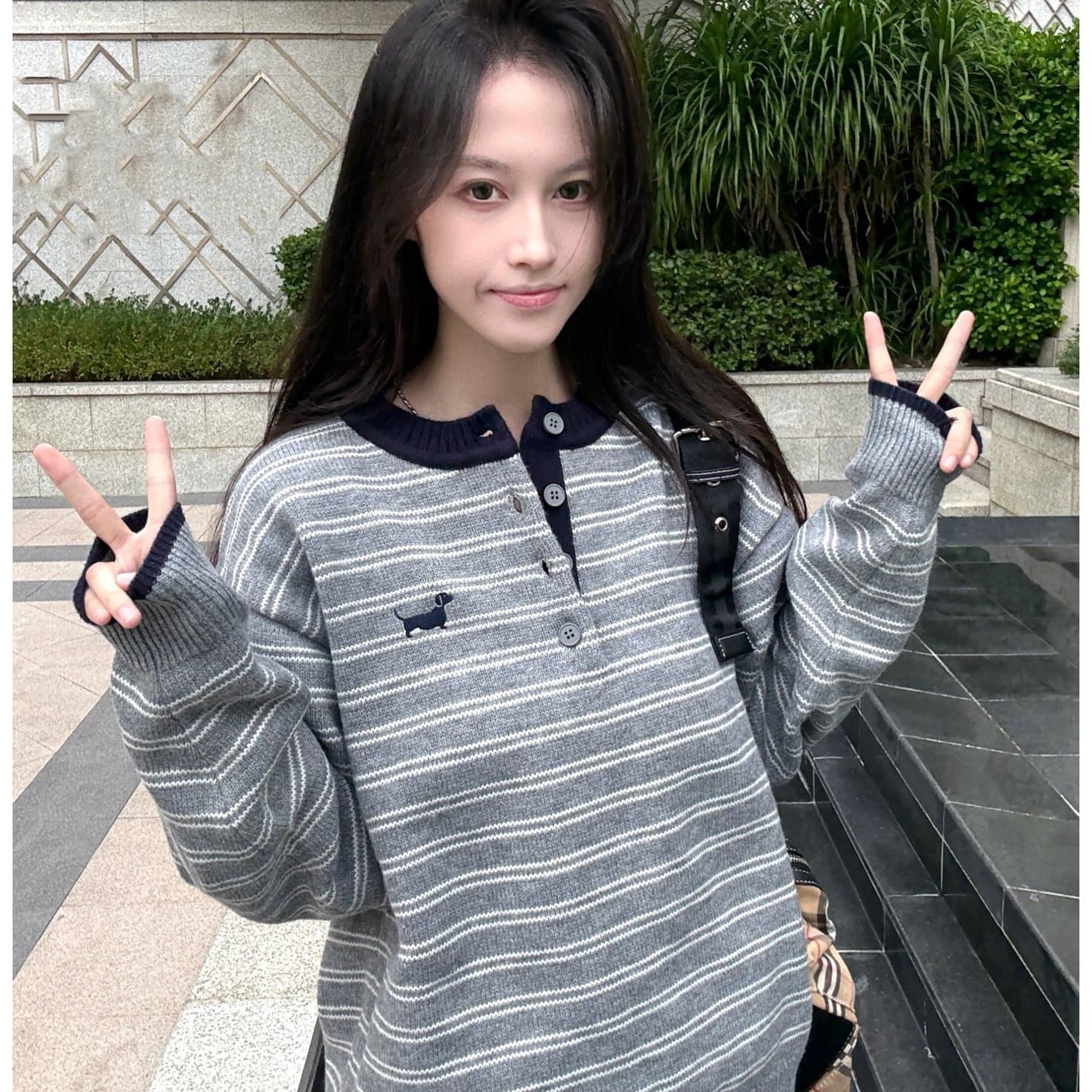 높은 품질 460 그램 자수 주문 표준 두 개의 뿌리 실 북극 플러시 긴팔 스웨터 여자 이미지 5