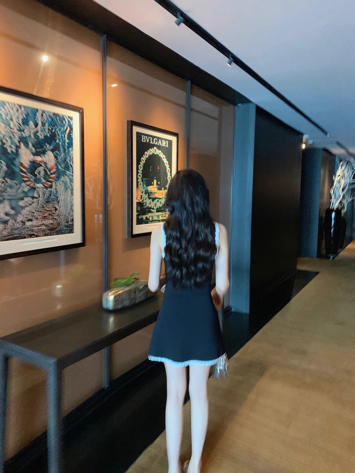 크림 프랑스식 작은 샤넬 스타일 검정색 허리 수축 슬림해 보이는 민소매 조끼 반신 치마 세트 2026 새로운 여름 세트 상세 이미지 15