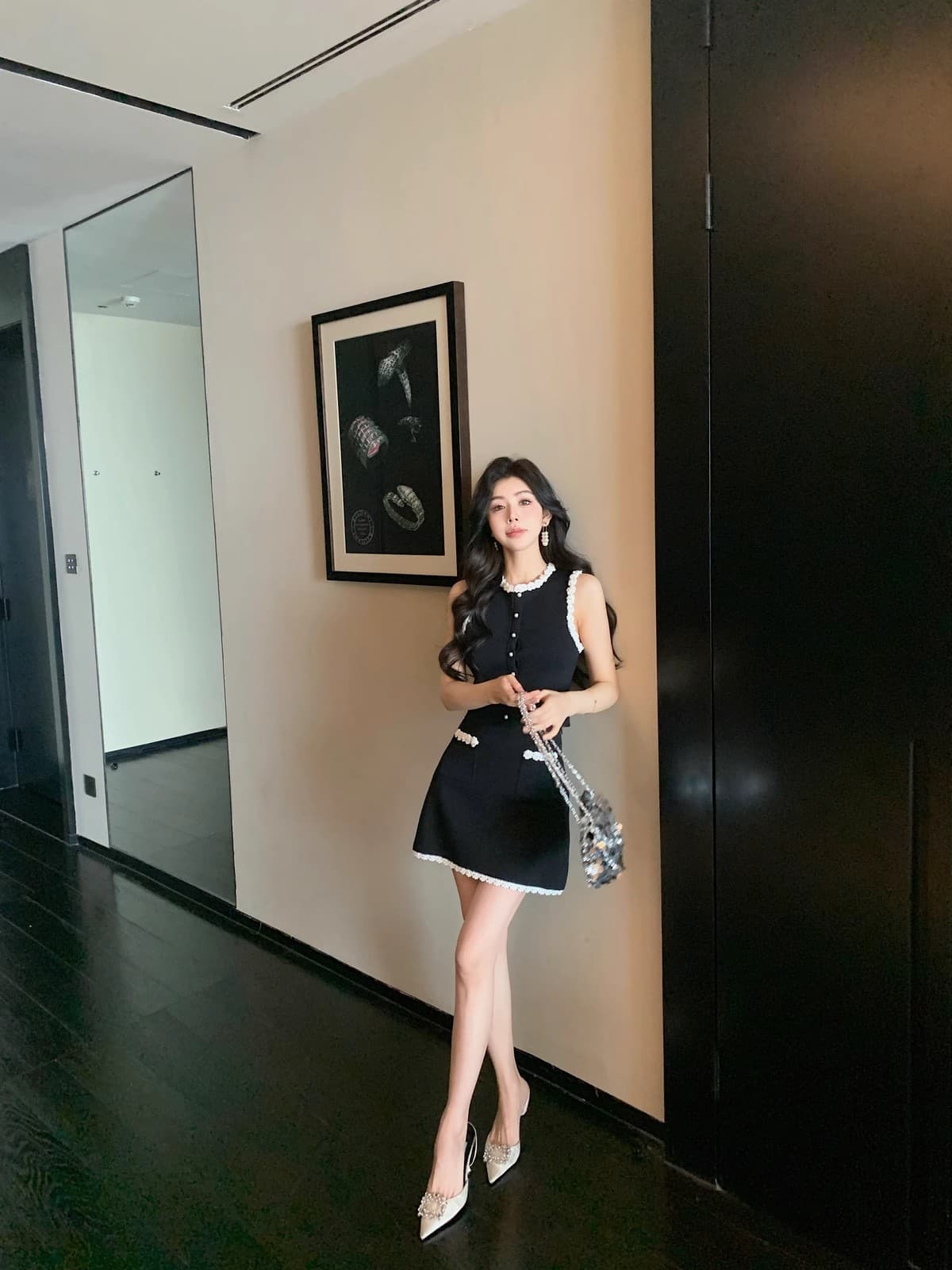크림 프랑스식 작은 샤넬 스타일 검정색 허리 수축 슬림해 보이는 민소매 조끼 반신 치마 세트 2026 새로운 여름 세트 상세 이미지 16