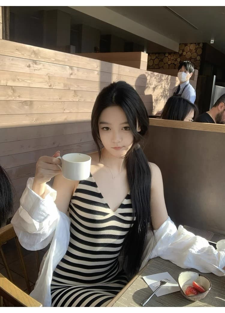 배색 스트라이프 V넥 슬립 여성 드레스 여름 품격 몸매 가꾸기 허리 수축 슬림해 보이는 해변가 휴가 니트 롱 스커트 상세 이미지 12