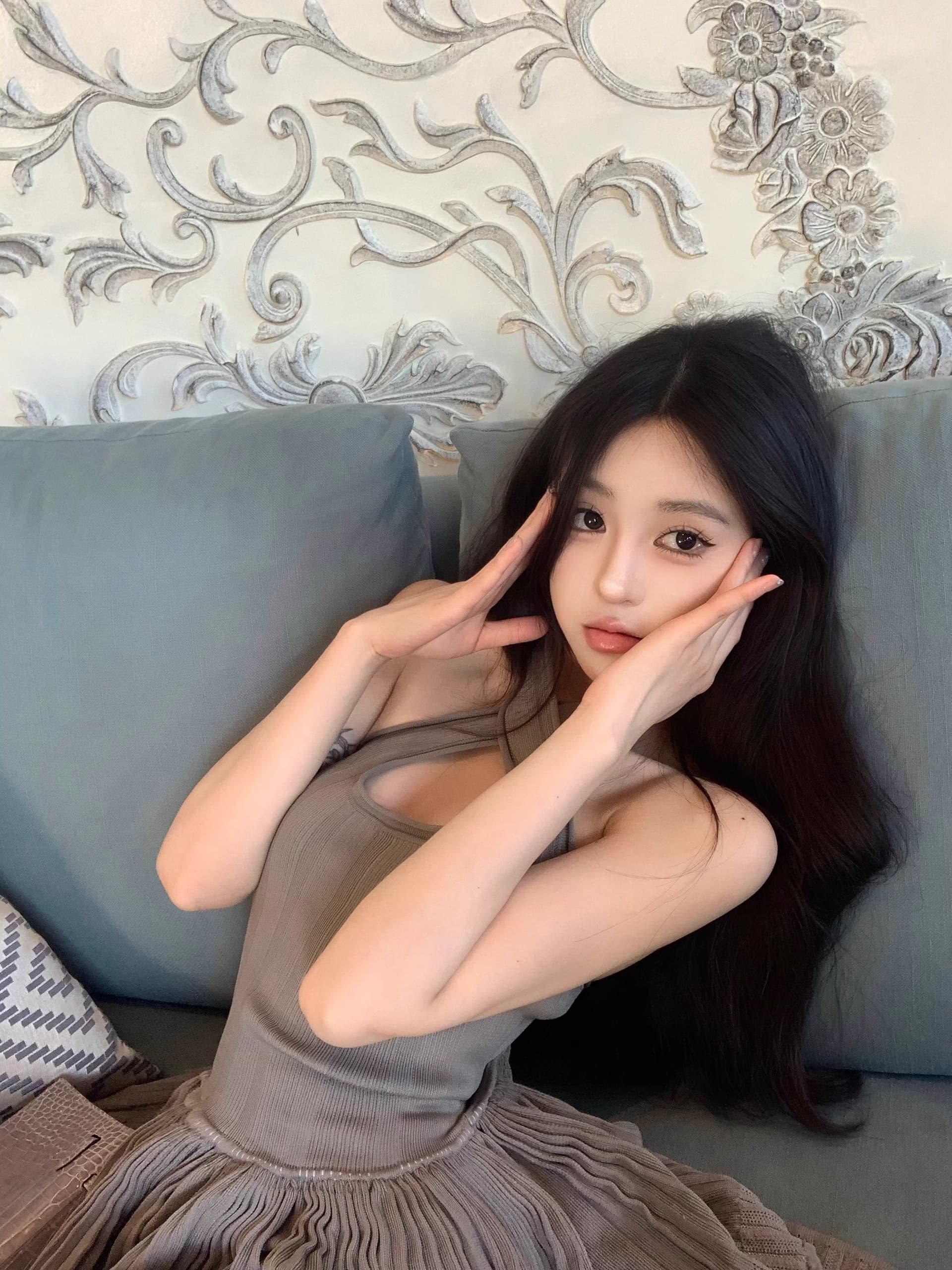 2026 년 품격 고급 센스 행침 목 십자가 니트 원피스 여성 디자인 센스 몸매 가꾸기 슬림해 보이는 점프 슈트 미니 스커트 여름 상세 이미지 12