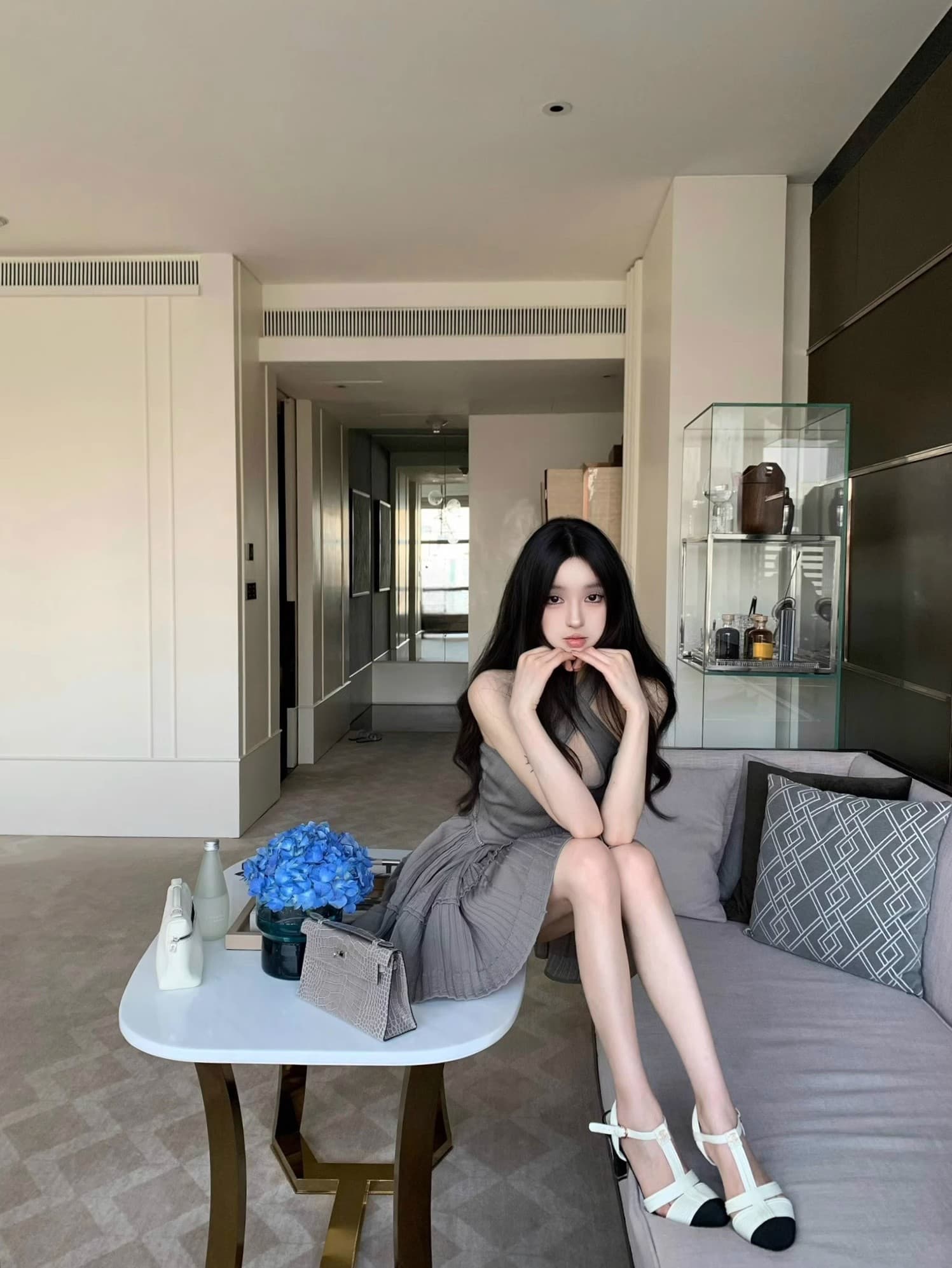 2026 년 품격 고급 센스 행침 목 십자가 니트 원피스 여성 디자인 센스 몸매 가꾸기 슬림해 보이는 점프 슈트 미니 스커트 여름 상세 이미지 13