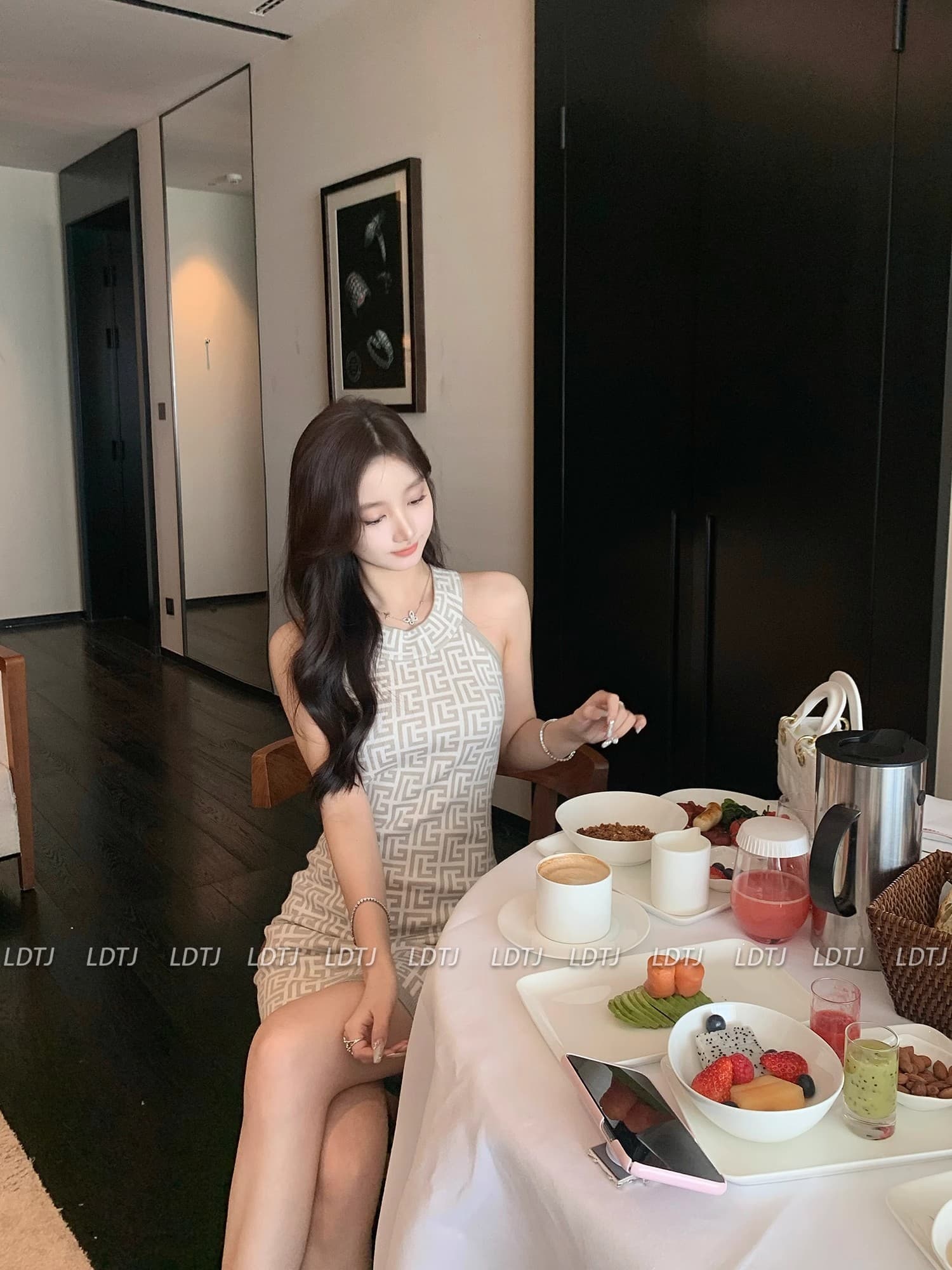 높음 세트 2026 봄 아모이 명문 여성 품격 프랑스식 체크무늬 몸매 가꾸기 민소매 행침 목 니트 타이트 스커트 여성 드레스 상세 이미지 22