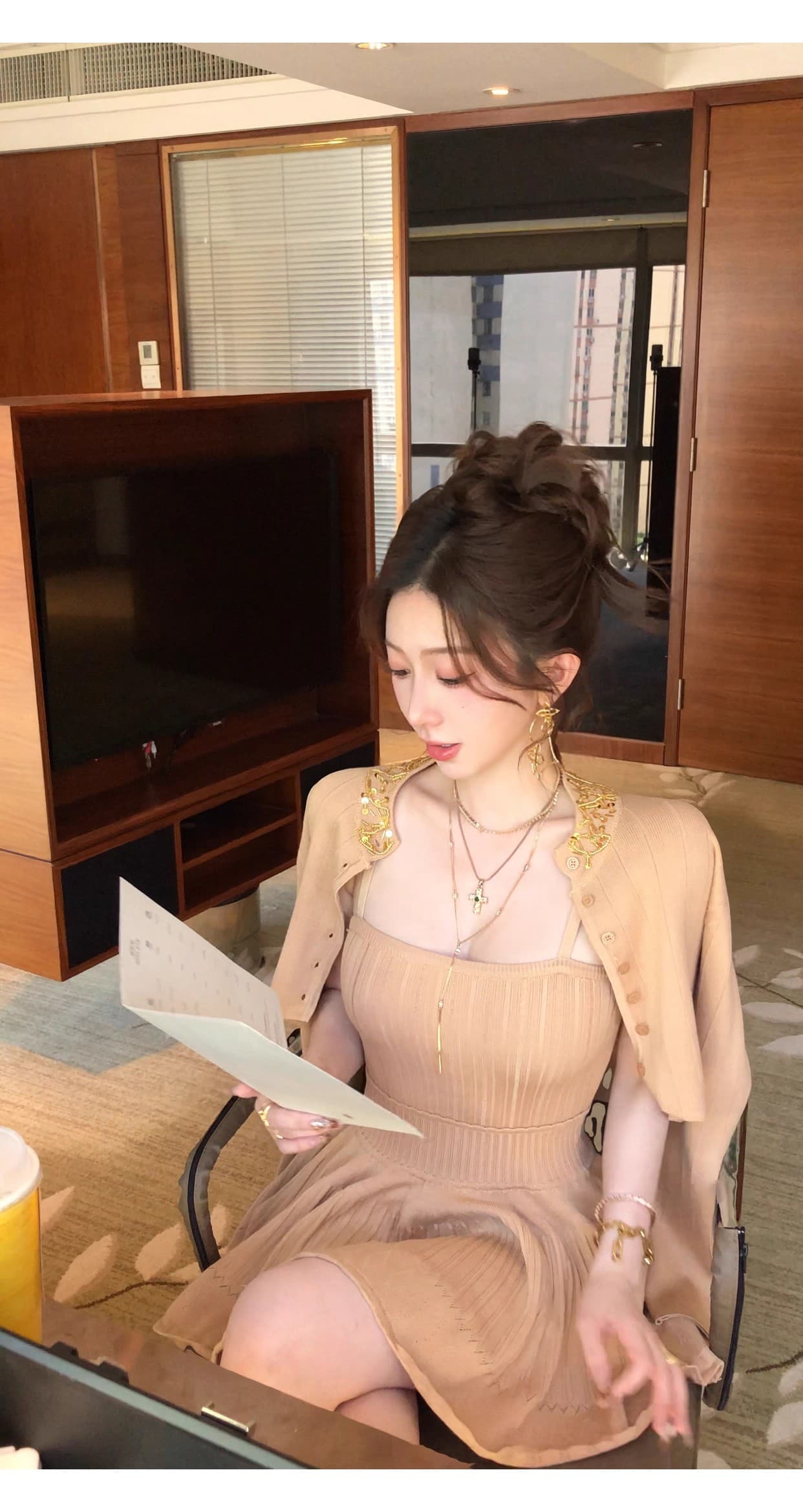 빛 럭셔리 명문 여성 무거운 작업 다이아몬드 세팅 니트 오픈 가디건 맨위 허리 수축 슬립 초단 여성 드레스 발레 바람 투피스 세트 상세 이미지 10