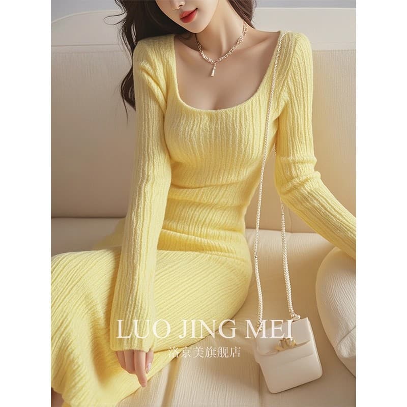 로얄 자매 Chic 아름다운 우유 씽 하는 소리 품격 치마 이른 가을 인사이드 가져 가라. 부유 한 가족 천 골드 몸매 가꾸기 황색 니트 드레스
