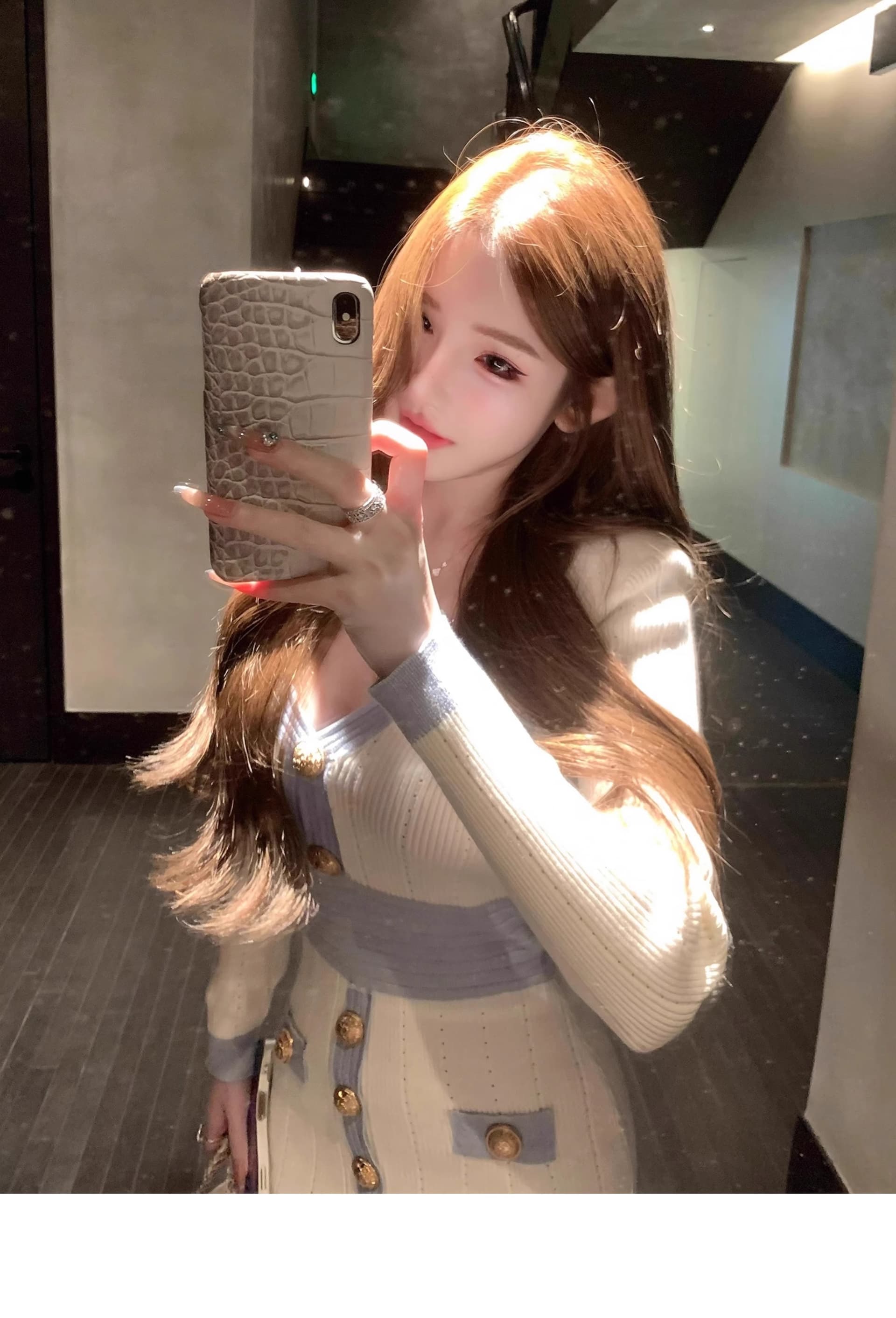 파란색 V넥 니트 긴 소매 여성 드레스 2026 가을 새로운 프랑스식 Jiao 욕망 천 골드 품격 슬림해 보이는 타이트 스커트 상세 이미지 10