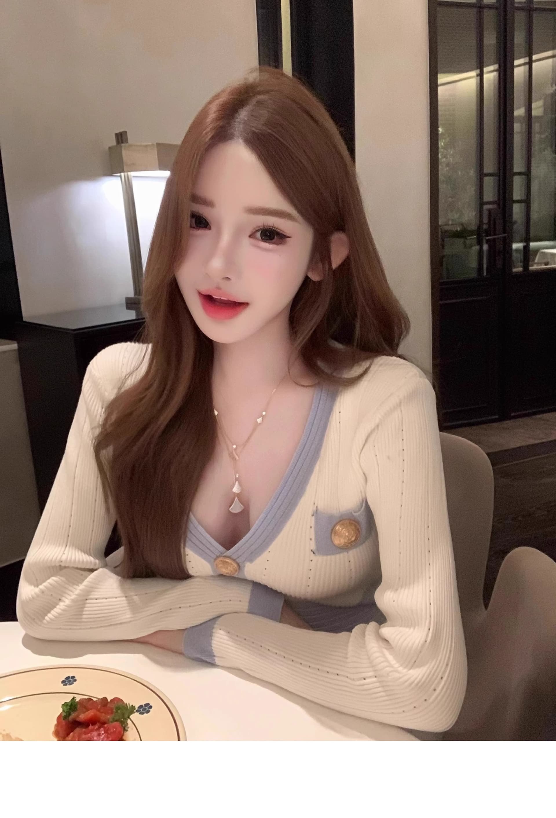 파란색 V넥 니트 긴 소매 여성 드레스 2026 가을 새로운 프랑스식 Jiao 욕망 천 골드 품격 슬림해 보이는 타이트 스커트 상세 이미지 11