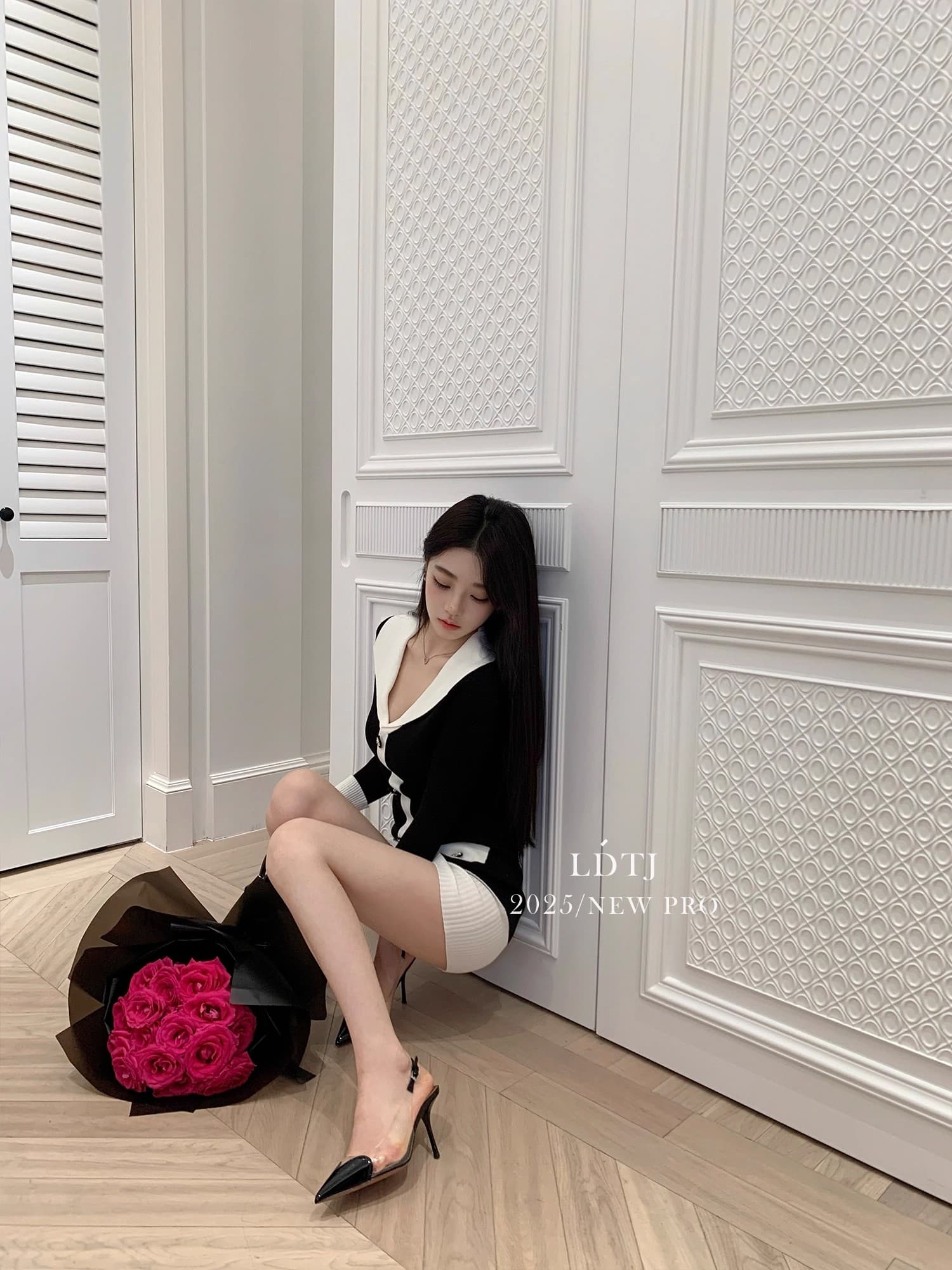 ldtj 높음 세트 흑인과 백인 콘체르토 가을 명문 여성 품격 배색 V넥 몸매 가꾸기 긴팔 니트 여성 드레스 상세 이미지 23