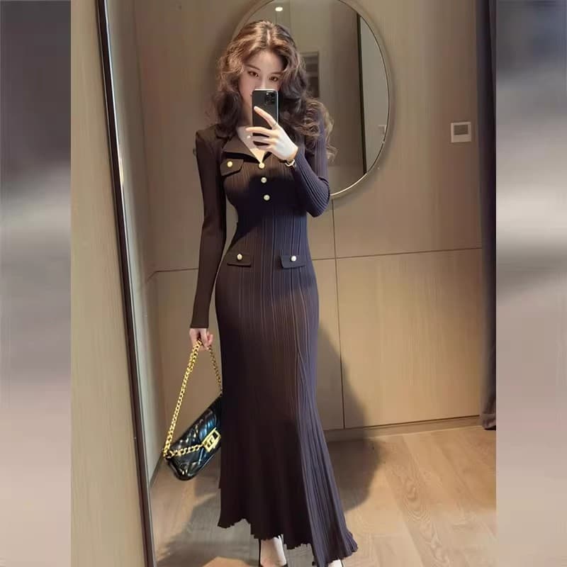 프랑스식 출퇴근 브라운 폴로 칼라 니트 드레스 아이들 2026 새로운 가을 고급 센스 품격 허리 수축 롱 스커트