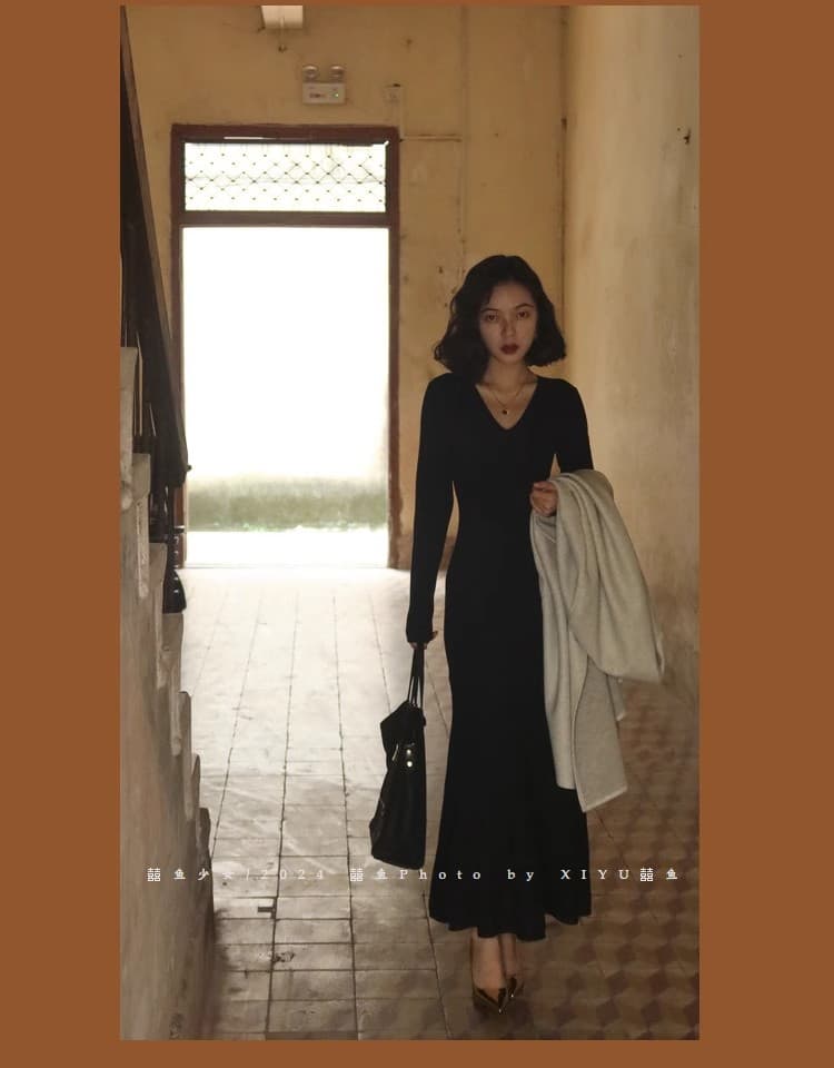 2026 년 밝은 다시 Jiao 예쁜 레트로 항구 바람 우아함 섹시함 타이트 스커트 니트 인어 꼬리 중간 길이 V넥 여성 드레스 상세 이미지 46