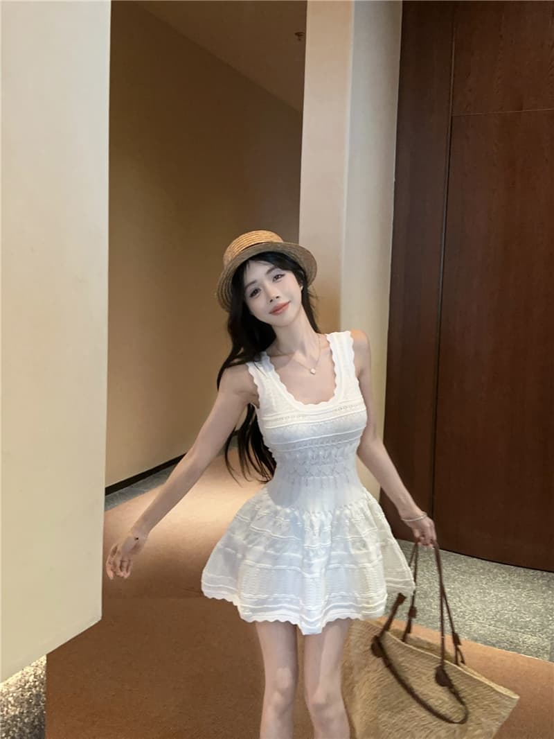 여름 프랑스식 품격 화이트 레이스 u 칼라 섹시함 홀로우 아웃 민소매 니트 조끼 여성 드레스 한 마디 작은 우산 치마 상세 이미지 1