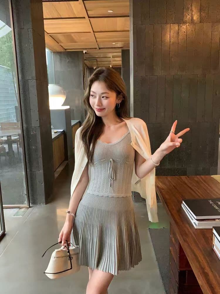 2026 년 프랑스식 섹시함 물결무늬 레이스 V넥 니트 슬립 여성 드레스 새로운 레이스업 홀로우 아웃 타이트 스커트 상세 이미지 2