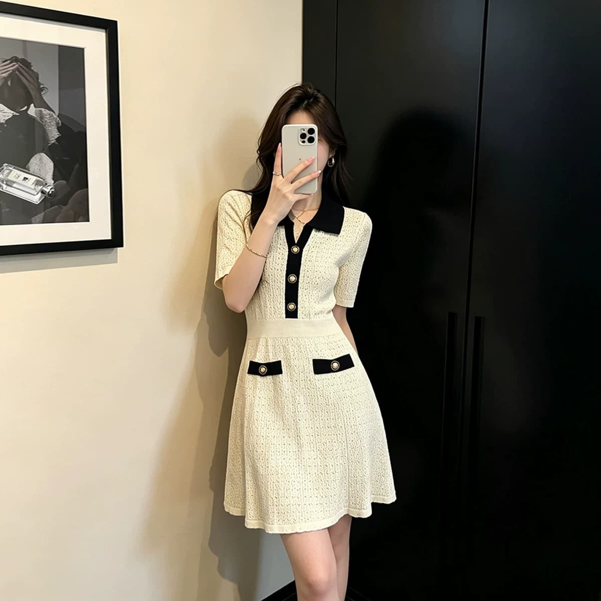 작은 샤넬 스타일 여름 새로운 배색 얼음 실크 니트 드레스 폴로 칼라 반팔 ol 품격 허리 수축 슬림해 보이는 A라인 스커트