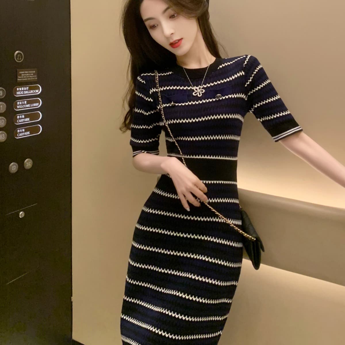 프랑스식 여성 드레스 여름 2026 년 새로운 품격 고급 센스 스트라이프 슬림해 보이는 작은 샤넬 스타일 니트 치마 이미지 5