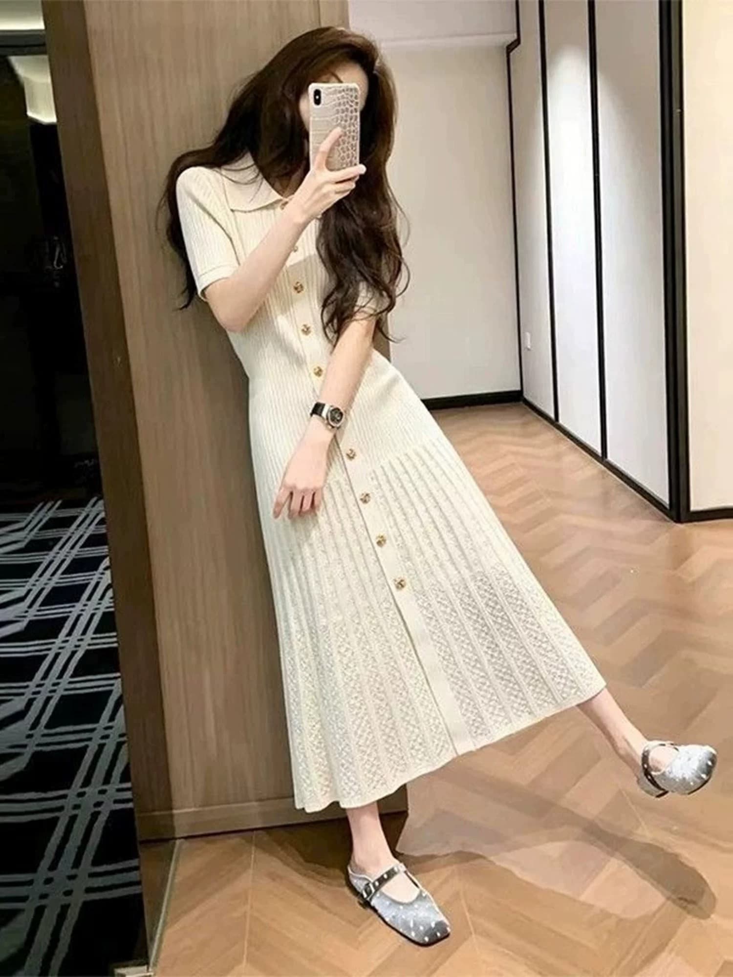 프랑스식 고급 센스 쌀 살구 색상 폴로 칼라 여성 드레스 2026 여름 새로운 품격 출퇴근 싱글 줄 버튼 한 마디 롱 스커트 상세 이미지 6
