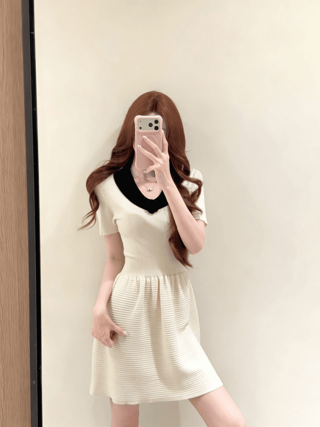 프랑스식 동백 나무 배색 베이비 칼라 다용도 허리 수축 니트 반팔 드레스 2026 여름 새로운 작은 검은 드레스 상세 이미지 6