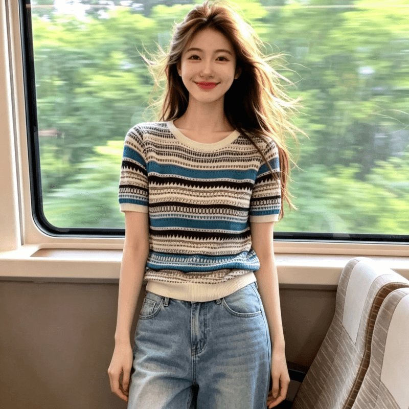 2026 한 부서 레트로 배색 스트라이프 자수 홀로우 아웃 반팔 니트 스웨터 여름 새로운 맨위 루즈핏 슬림해 보이는 여성 이미지 2
