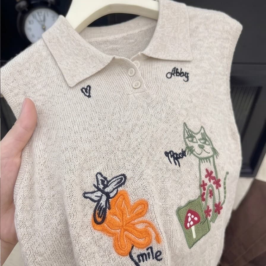 한국 스타일 고양이 꽃 자수 폴로 칼라 민소매 니트 조끼 여성 2026 여름 루즈핏 다용도 POLO 셔츠 맨위 상세 이미지 2