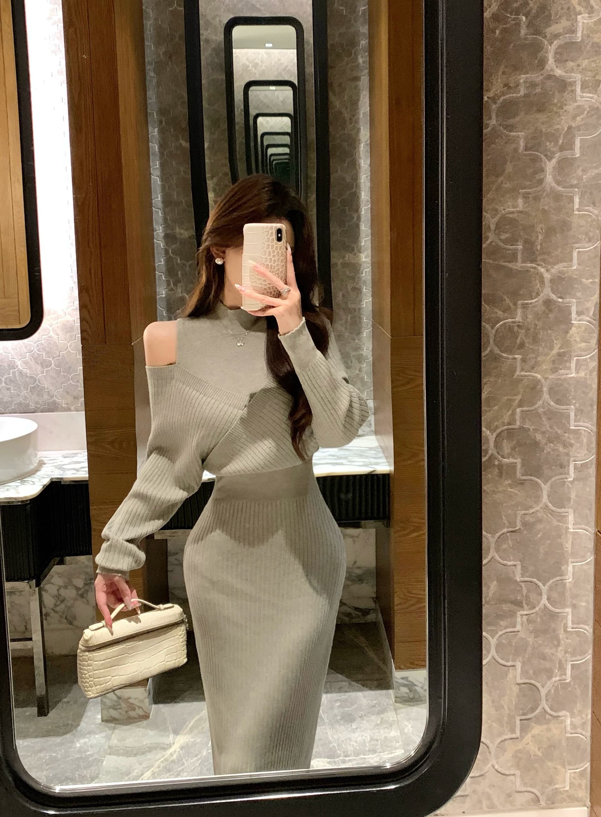 프랑스식 작은 샤넬 스타일 품격 니트 여성 드레스 2026 새로운 디자인 센스 허리 수축 슬림해 보이는 페이크 레이어드 치마 가을 상세 이미지 4