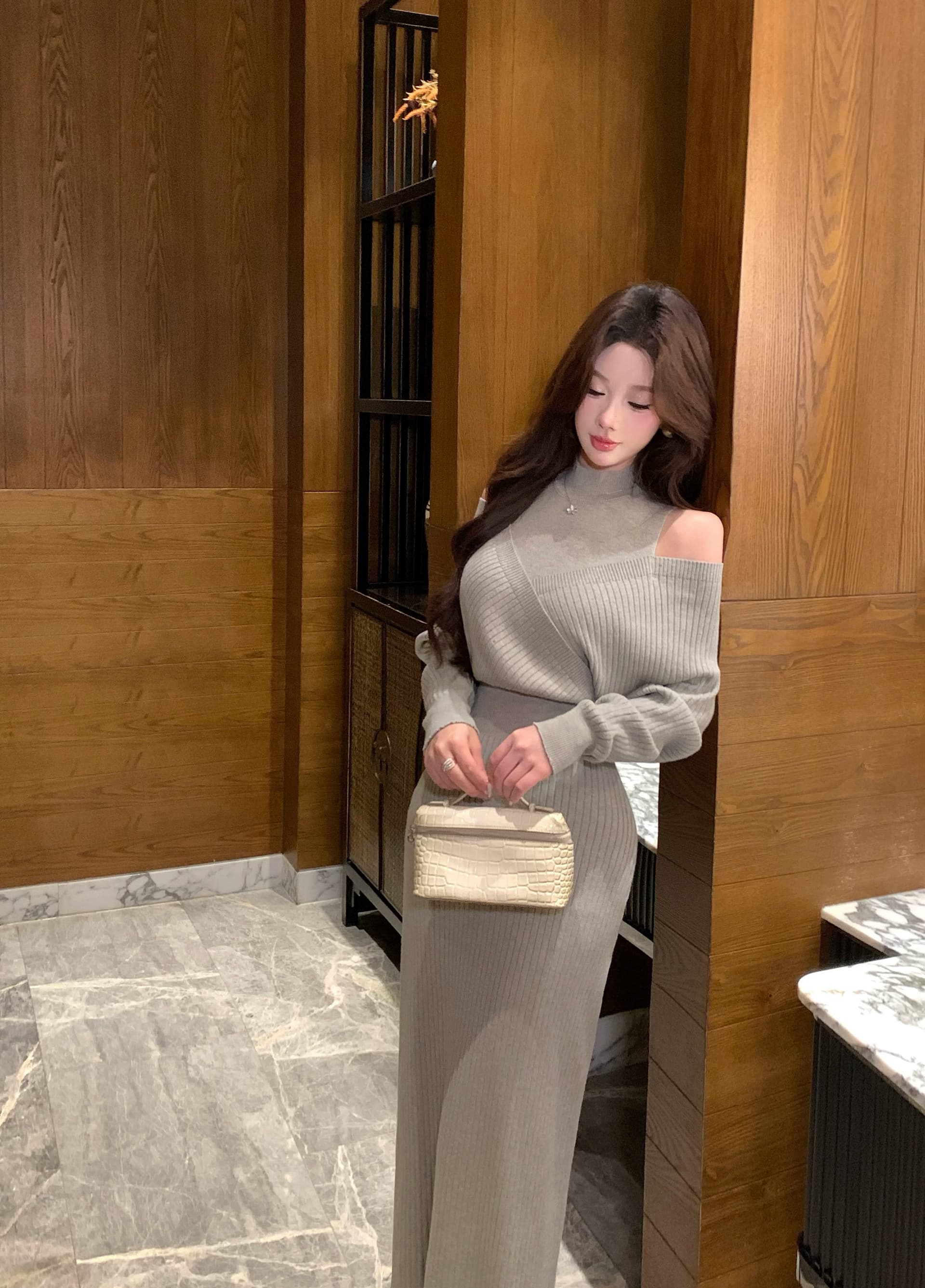 프랑스식 작은 샤넬 스타일 품격 니트 여성 드레스 2026 새로운 디자인 센스 허리 수축 슬림해 보이는 페이크 레이어드 치마 가을 상세 이미지 8