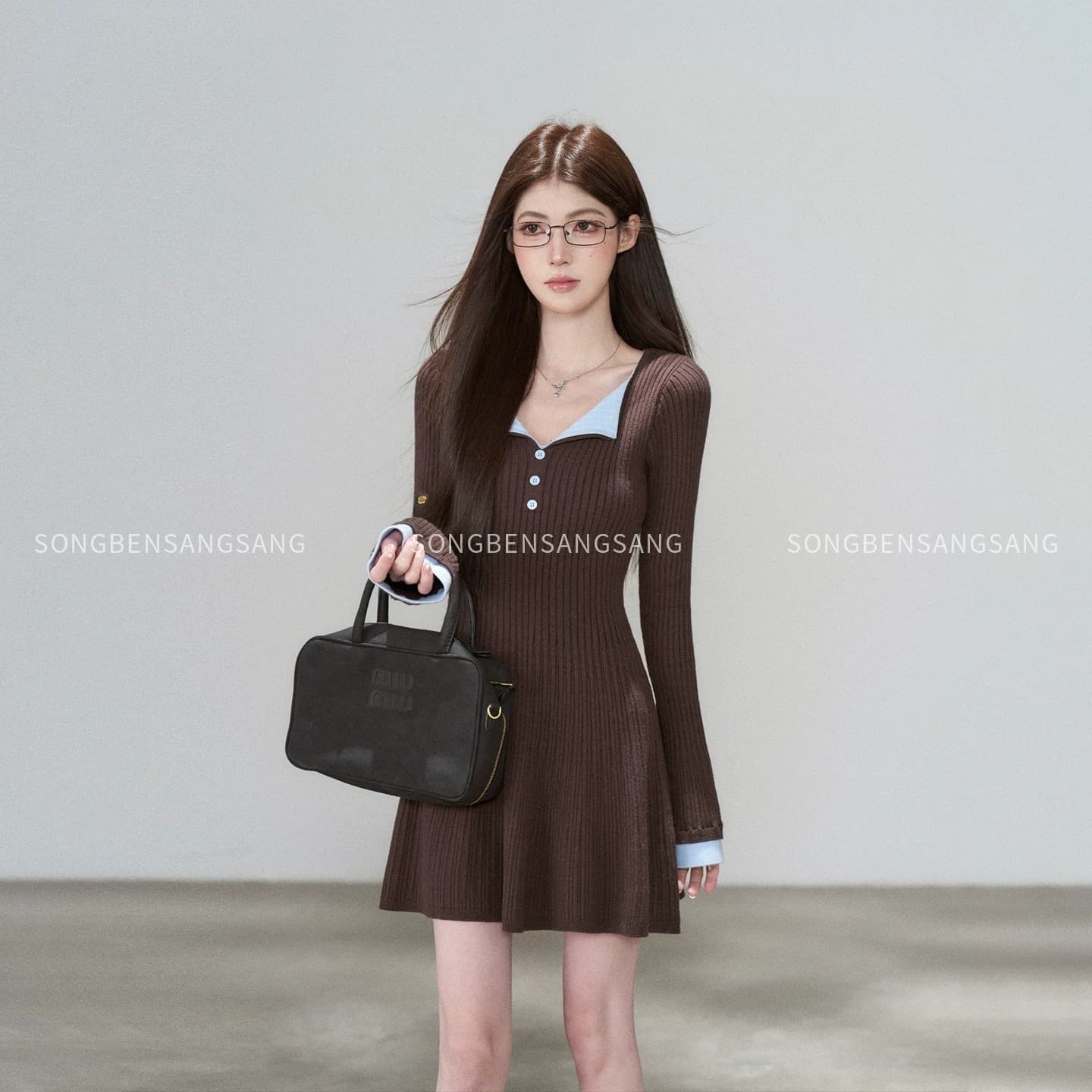 2026 년 프랑스식 페이크 레이어드 배색 폴로 칼라 니트 여성 드레스 가을 겨울 A라인 스커트 슬림해 보이는 품격 치마 이미지 4