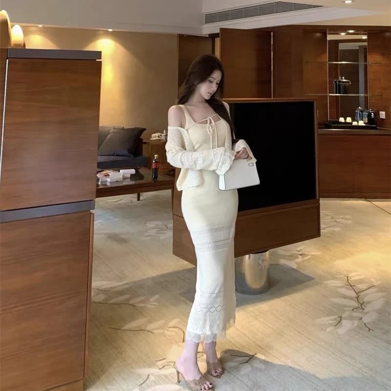 2026 년 이른 가을 자수 홀로우 아웃 니트 스트랩 오픈 가디건 슬립 점프 슈트 그룹 투피스 세트 패션 세트 이미지 3