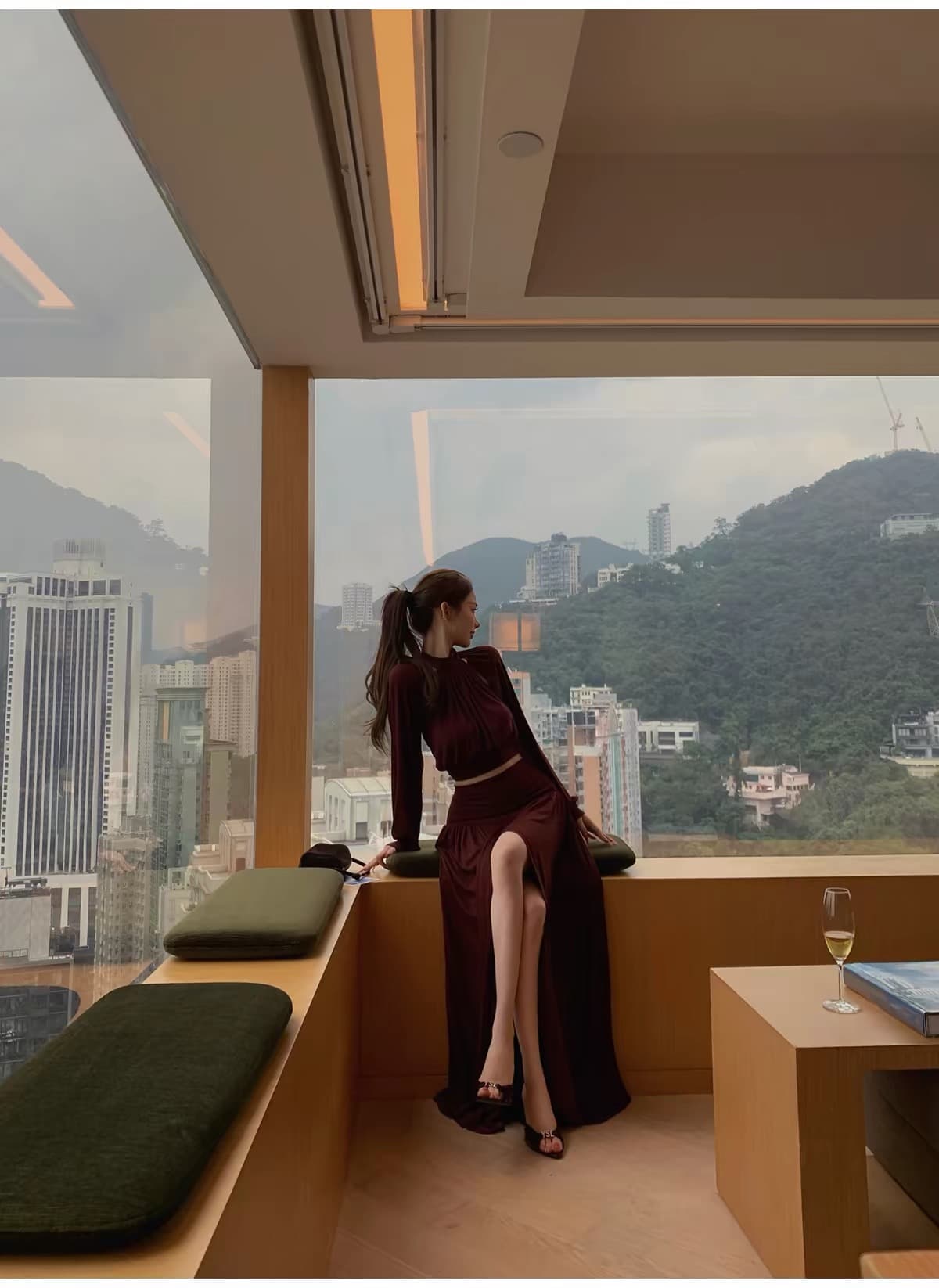 jayky yang 도론 장미 프랑스식 스탠드 칼라 백리스 맨위 펌프 Pleat 측면 트임 한 마디 반 스커트 세트 상세 이미지 11