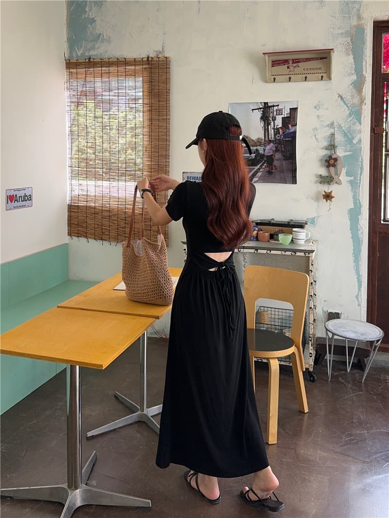 실사 한 부서 미니멀리즘 품격 고급 센스 뒤로 홀로우 아웃 슬림해 보이는 드레스 상세 이미지 22