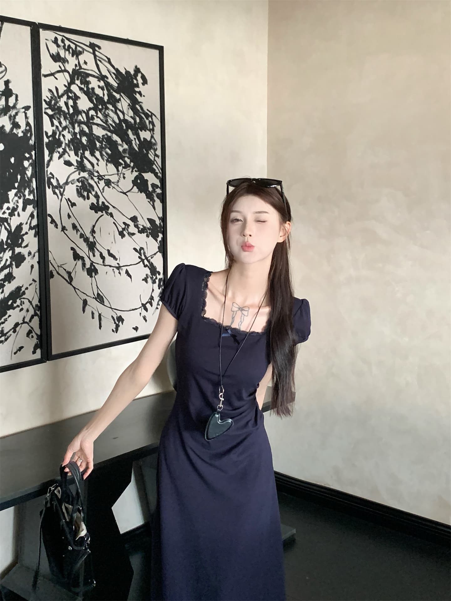 실사 프랑스식 광장 칼라 레이스 조각 반팔 몸매 가꾸기 슬림해 보이는 품격 롱 코트 드레스 이미지 2