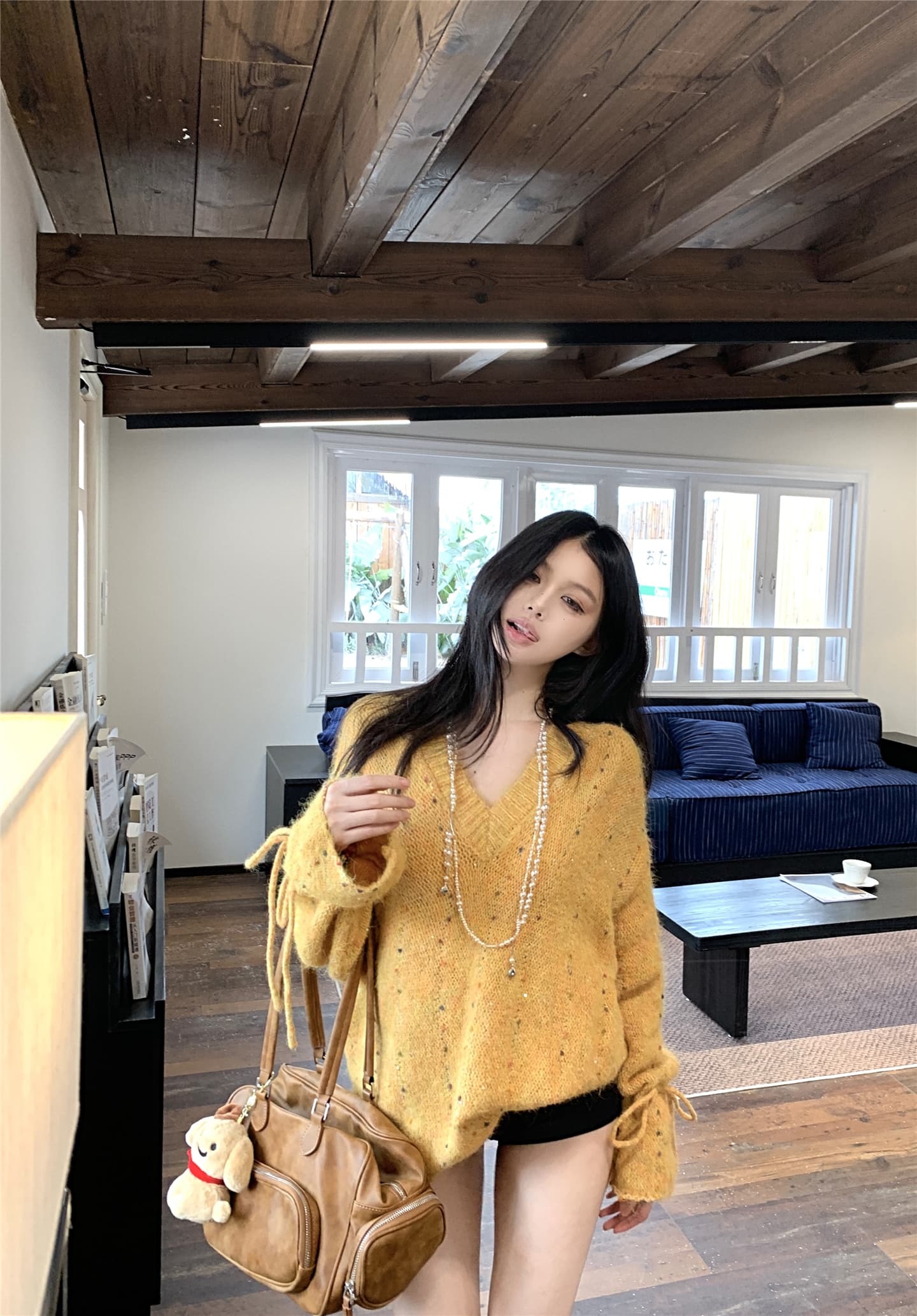 실사 이른 가을 부드러운 바람 가을 겨울 달콤함 V넥 스팽글 색상 포인트 스웨터 여자 루즈핏 슬림해 보이는 외출용 스웨터 상세 이미지 5