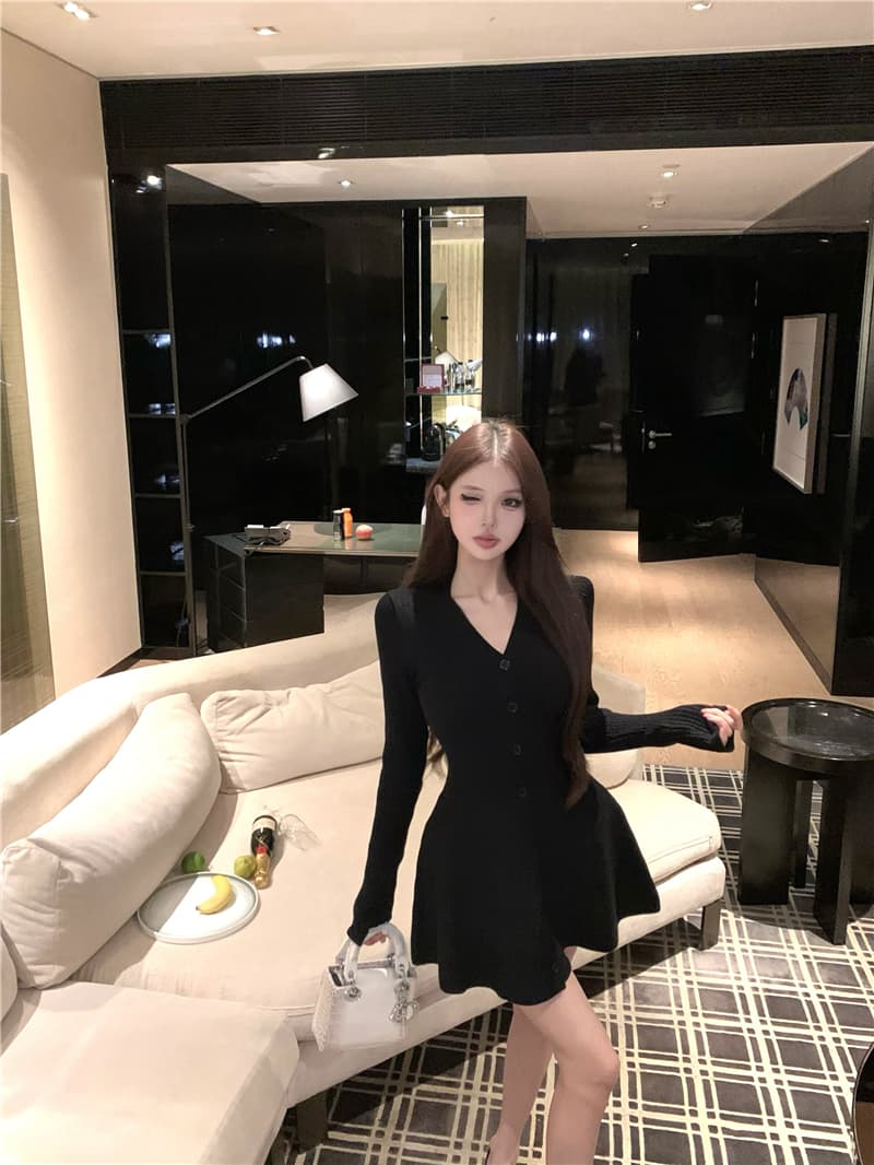 실사 이른 가을 프랑스식 프릴 V넥 허리 수축 슬림해 보이는 꽃밭 치마 디자인 센스 니트 드레스 이미지 2