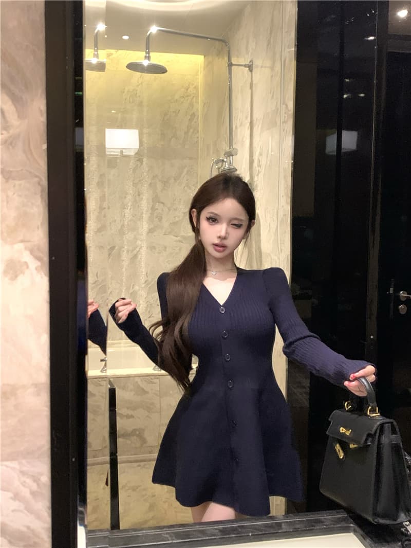 실사 이른 가을 프랑스식 프릴 V넥 허리 수축 슬림해 보이는 꽃밭 치마 디자인 센스 니트 드레스 이미지 3