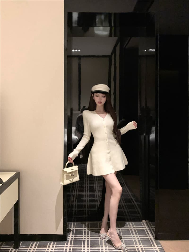 실사 이른 가을 프랑스식 프릴 V넥 허리 수축 슬림해 보이는 꽃밭 치마 디자인 센스 니트 드레스 상세 이미지 13