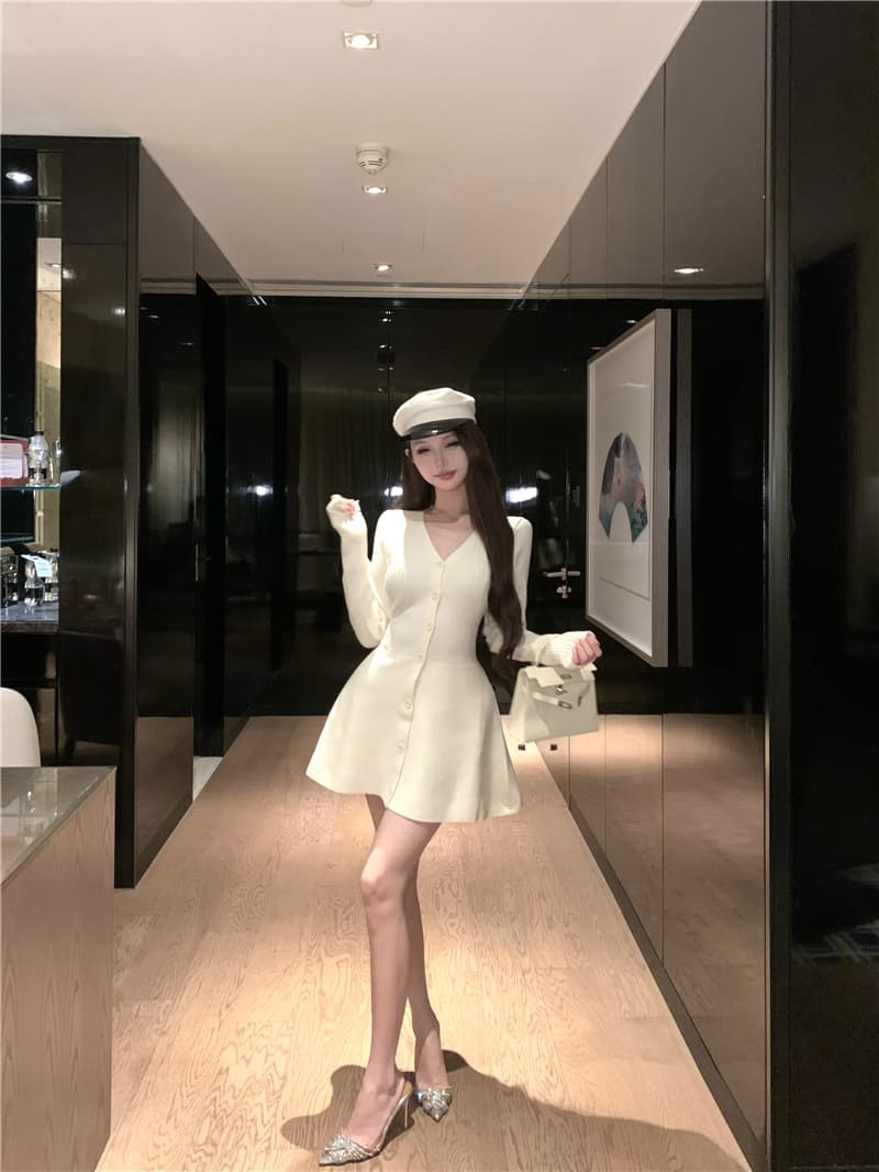 실사 이른 가을 프랑스식 프릴 V넥 허리 수축 슬림해 보이는 꽃밭 치마 디자인 센스 니트 드레스 상세 이미지 15
