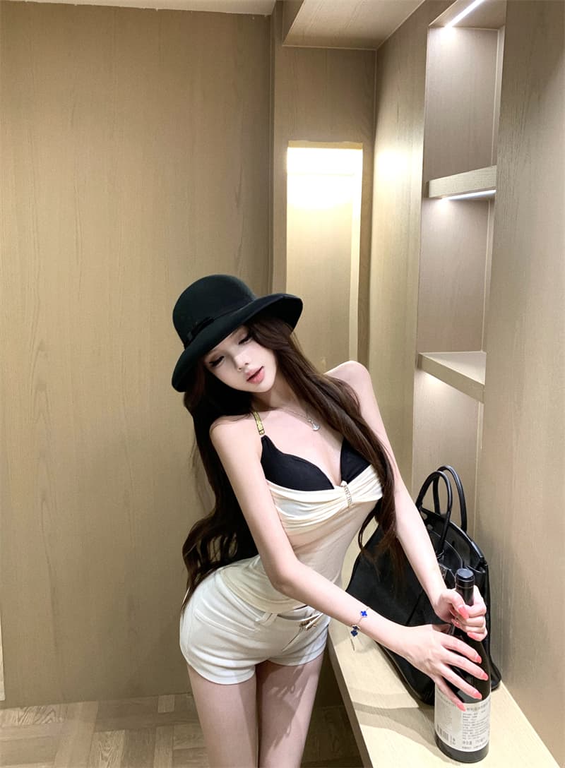 실사 아름다움 거리 자유 몸매 가꾸기 순수한 욕망 섹시함 V넥 페이크 레이어드 캐미솔 타이트 워프 엉덩이 반바지