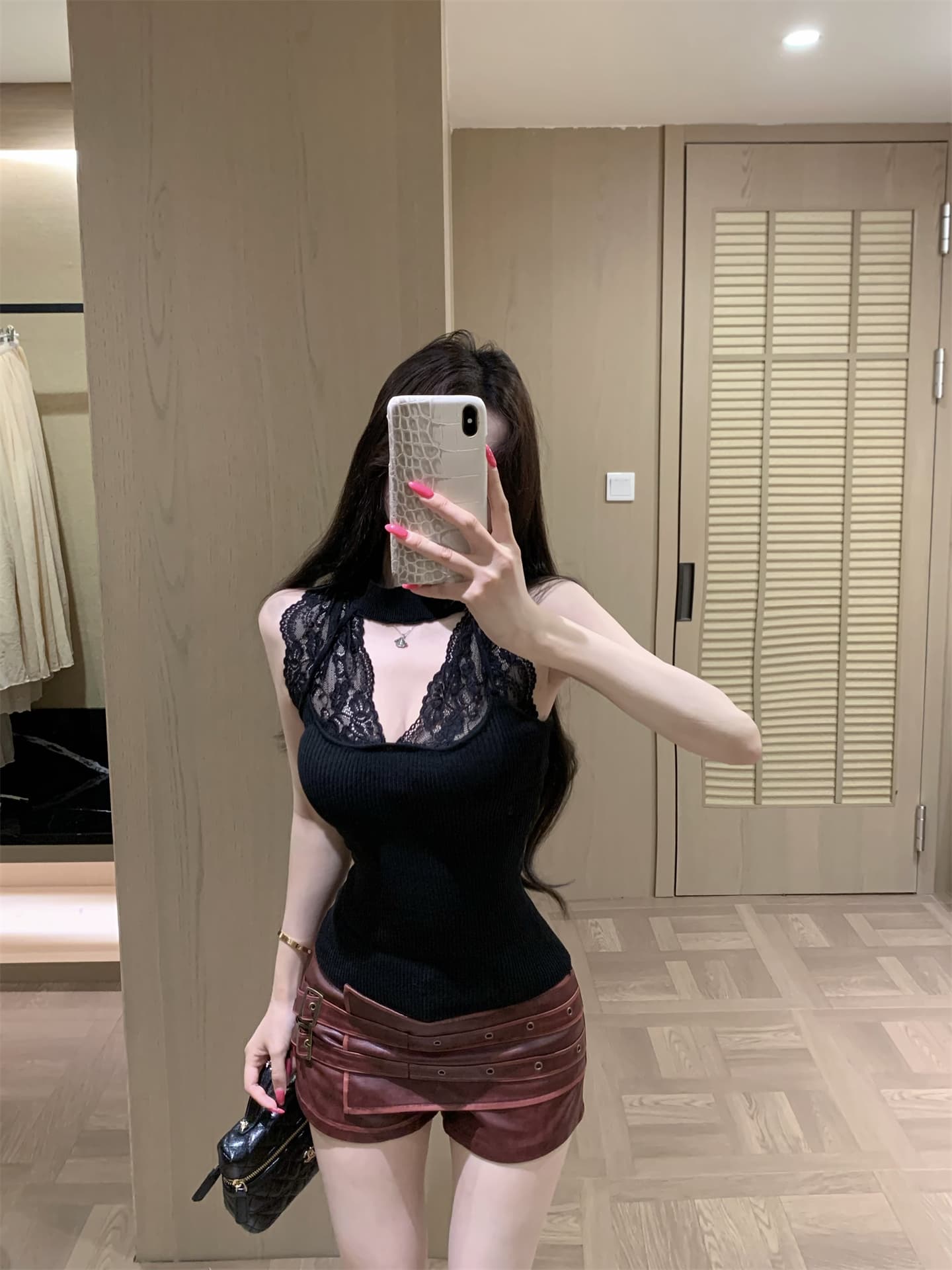 실사 레이스 분위기 품격 레이스 홀로우 아웃 패치워크 니트 민소매 조끼 핫걸 가죽 스커트 이미지 3
