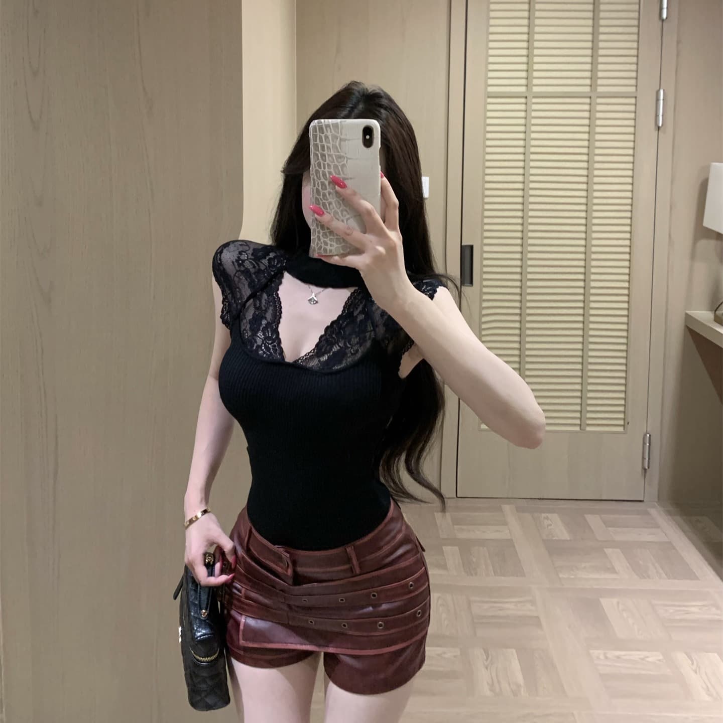 실사 레이스 분위기 품격 레이스 홀로우 아웃 패치워크 니트 민소매 조끼 핫걸 가죽 스커트 이미지 5
