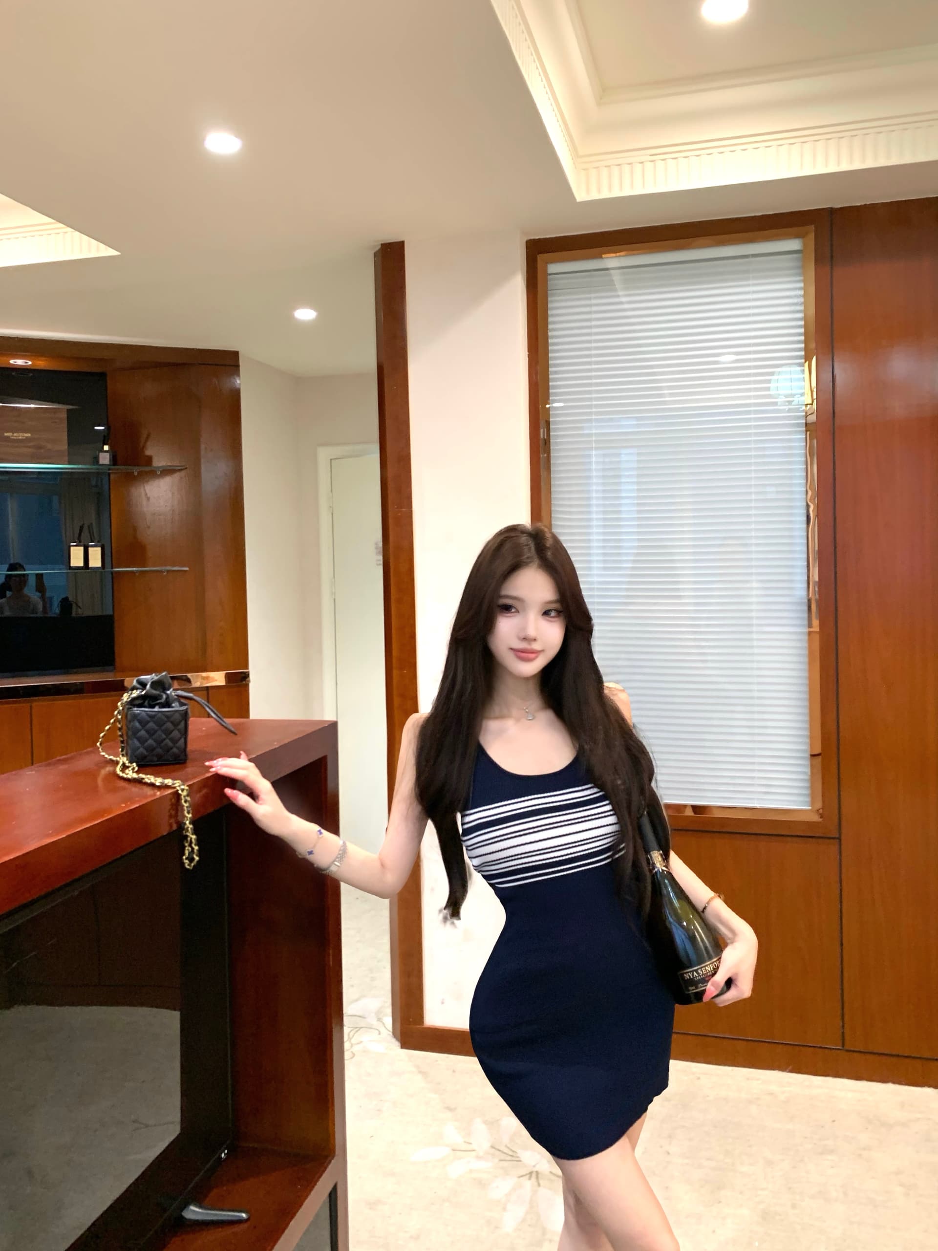 실사 섹시함 품격 몸매 가꾸기 스트라이프 조끼 트임 타이트 스커트 니트 반신 스커트 패션 세트