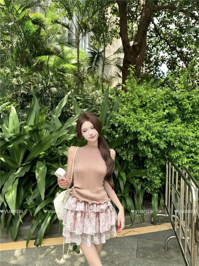 실사 한 여성 부드러운 분위기 센스 허리 수축 슬림해 보이는 달콤함 민소매 조끼 꽃무늬 미니 스커트 이미지 4