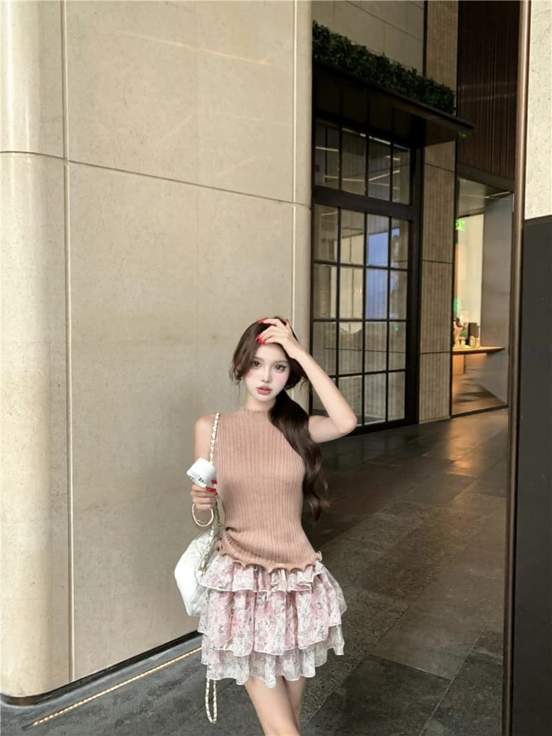 실사 한 여성 부드러운 분위기 센스 허리 수축 슬림해 보이는 달콤함 민소매 조끼 꽃무늬 미니 스커트 상세 이미지 7