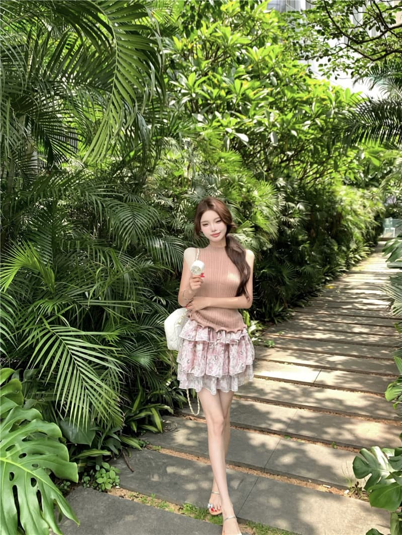 실사 한 여성 부드러운 분위기 센스 허리 수축 슬림해 보이는 달콤함 민소매 조끼 꽃무늬 미니 스커트 상세 이미지 8