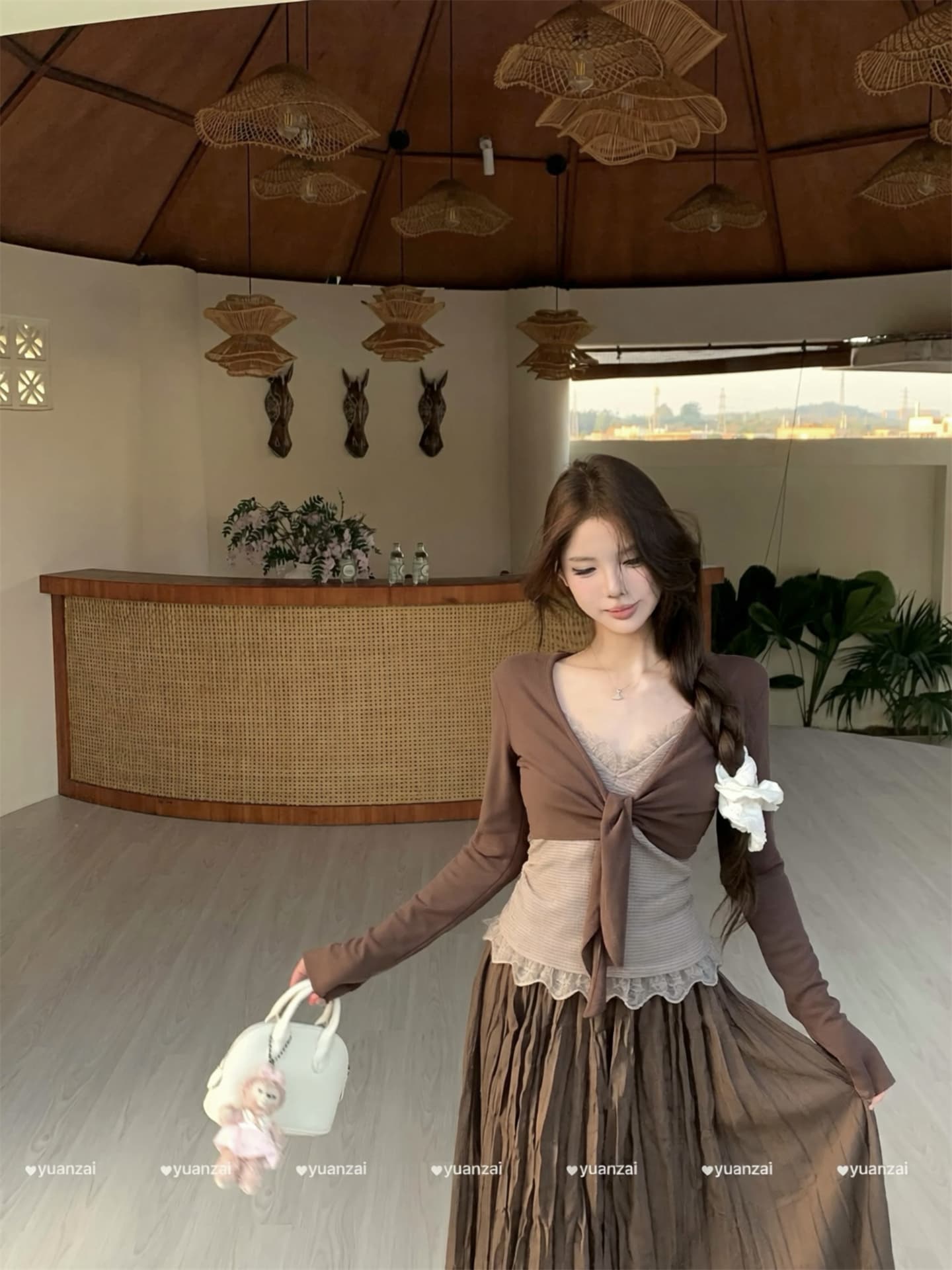 실사 이른 가을 아름다움 라드. 패션 비틀림 디자인 몸매 가꾸기 맨위 레이스 스트라이프 작은 조끼 도루 센스 반 스커트 여성 이미지 3