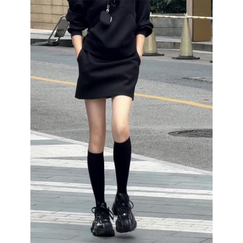봄 가을 빅 사이즈 검정색 정장 미니 스커트 여성 2026 새로운 하이웨이스트 슬림해 보이는 주머니 품격 다용도 반신 치마 트렌디 이미지 4