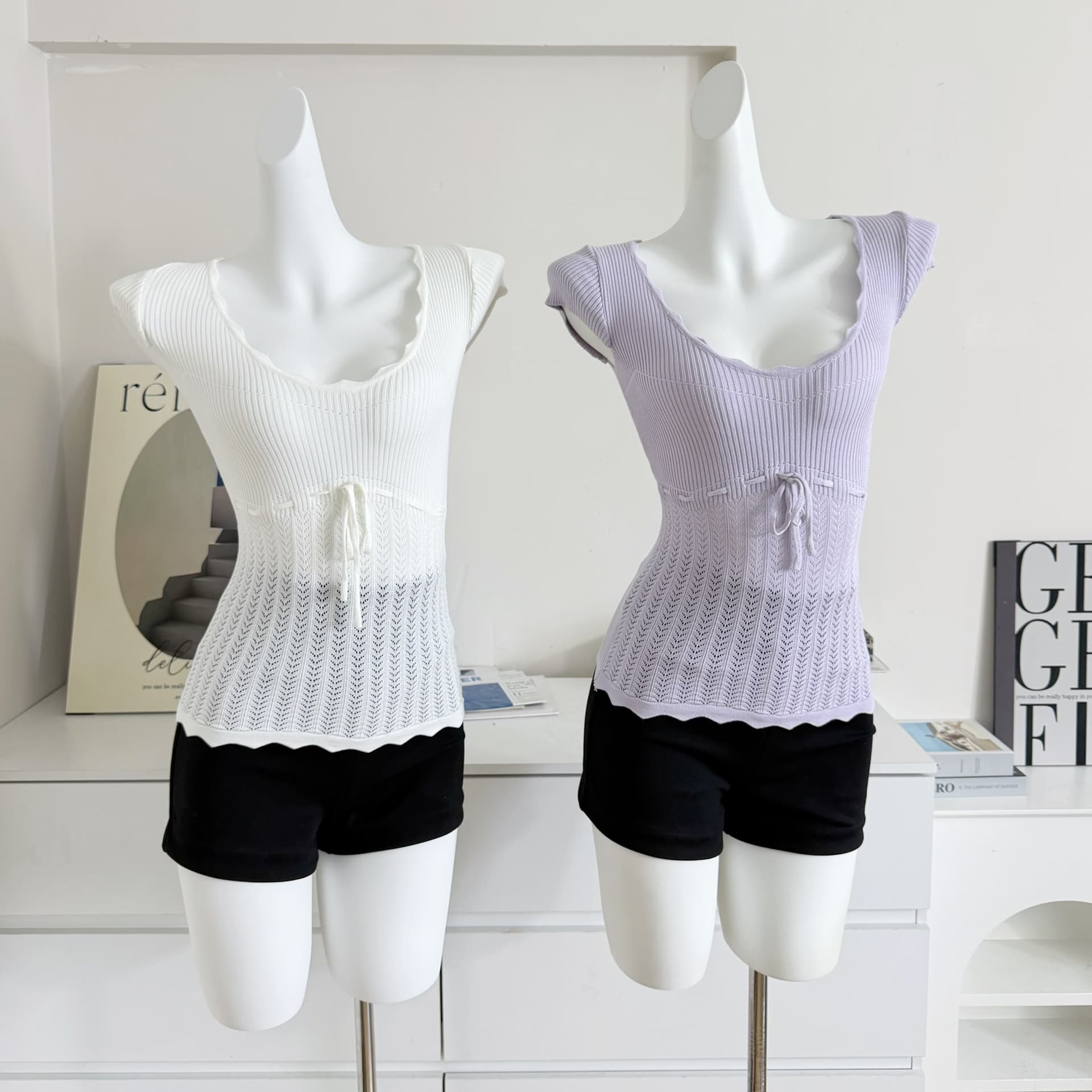 검은 콩 흠 크림 달콤한 천 새싹 자수 니트 반팔 여성 여름 u 칼라 몸매 가꾸기 레이스업 짧은 맨위 상세 이미지 4