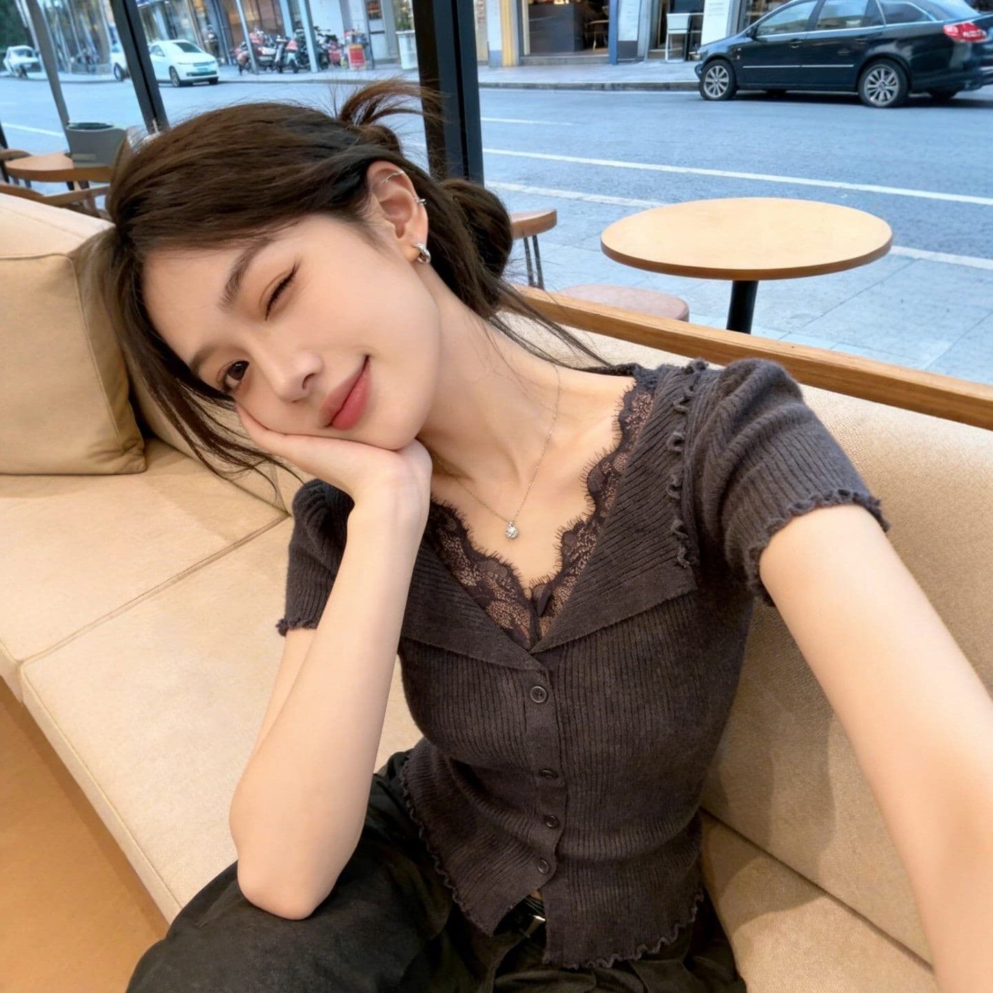 오스트리아 테라스 정리 카운터 브랜드 회색 레이스 조각 폴로 칼라 프릴 반팔 티셔츠 맨위 여성 여름 이미지 3